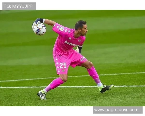 赫伊森因肌肉超负荷缺席对阵贝蒂斯比赛科贝电台最新消息